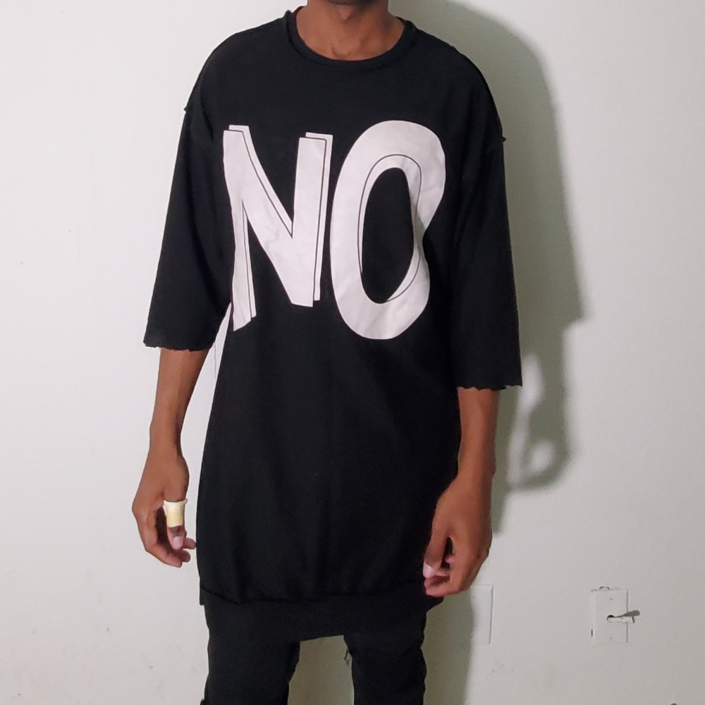 oversized no shirt